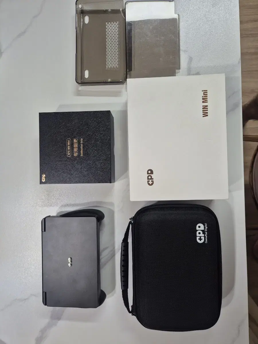 GPD WINMINI 8840U 32G 2T 판매합니다.